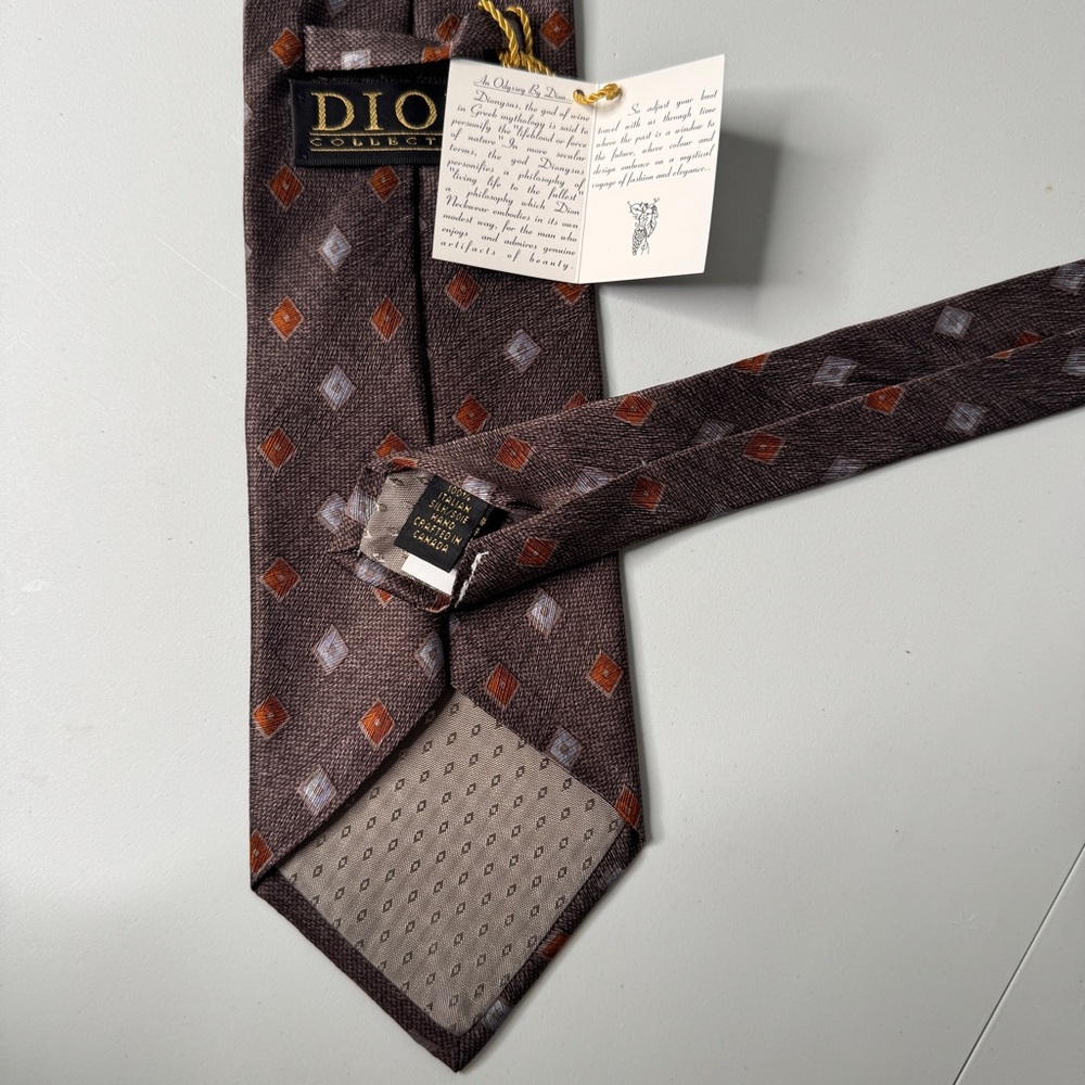 NWT DION SIGNATURE 100% Italian Silk Tie - Handmade in Canada - Picture 3 of 5